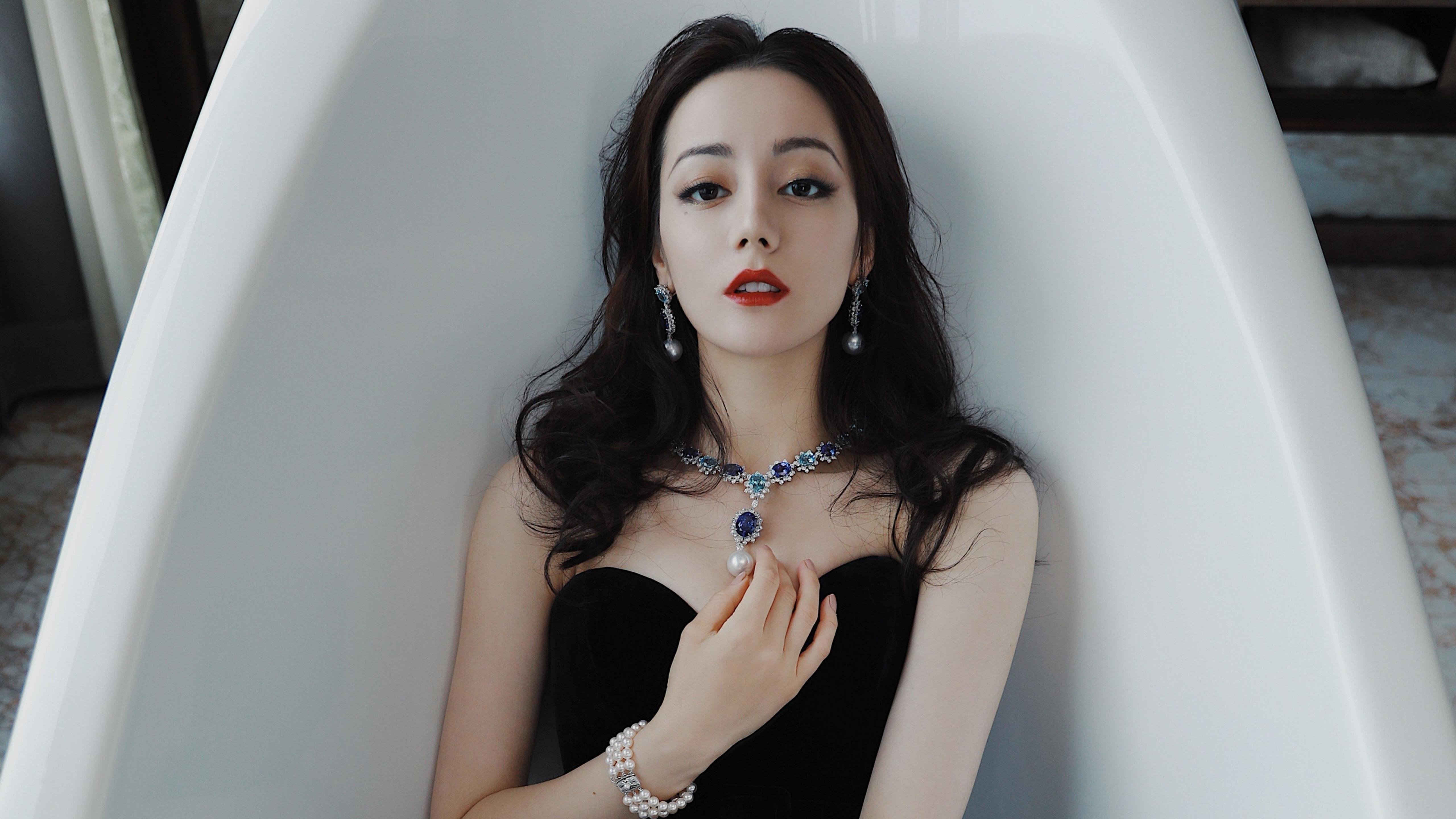 _探秘极地冰川冰泳:挑战人类极限_,极地冰川是淡水吗